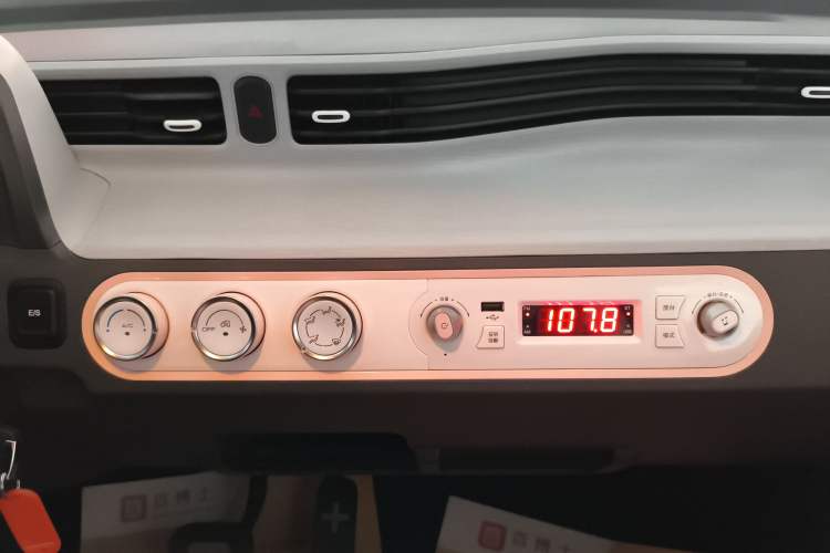 Used Wuling Hongguang MINIEV 2021 Macaron Premium Model – Lithium Iron Phosphate