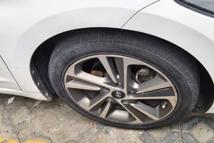 Used Hyundai Elantra (6th Generation / Lingdong) 2016 1.6L Automatic ZhiXuan · Luxury Version