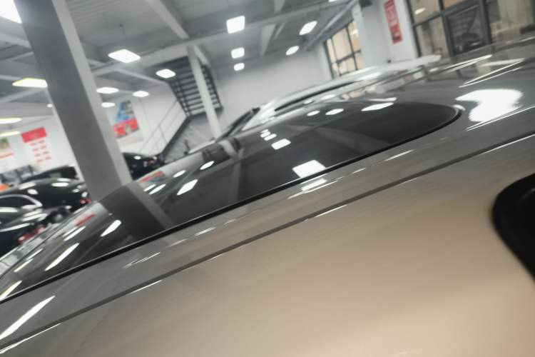 Used Buick GL8 2023 Facelifted Land Cruiser Executive Luxury Version
