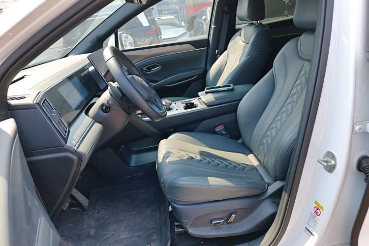 Used BYD Song L DM-i 2025 Intelligent Driving Version 112 km Leading Trim Left Front Seat