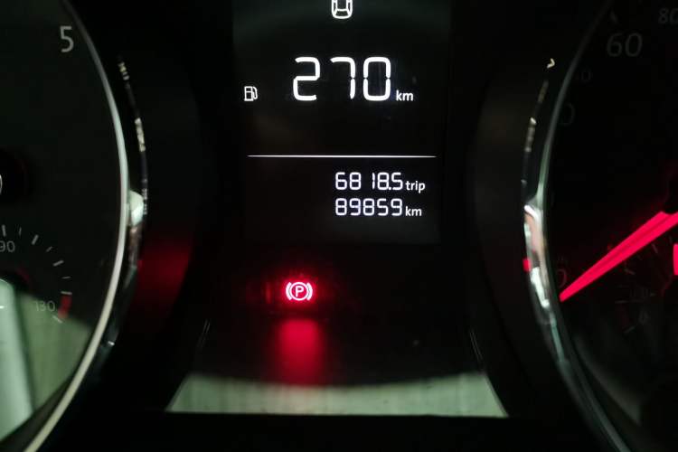 Used Volkswagen Lamando 2018 230TSI DSG Fashion Edition Odometer Close Up