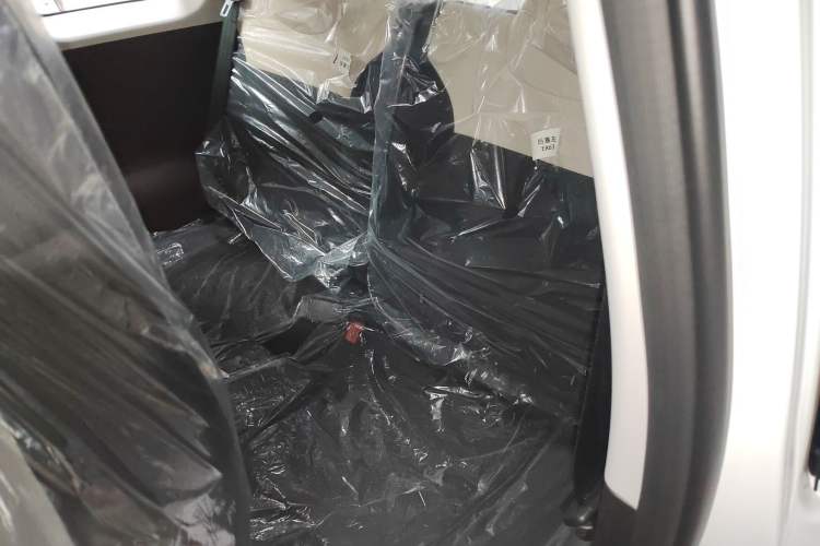 Used CHANGAN NEVO Lumin 2026 Model Treasure Edition 205km Passionate Beige Ningde Left Rear Seat