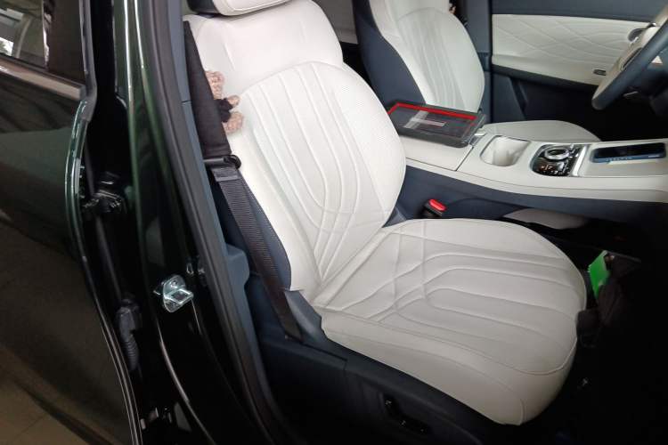 Used Geely Galaxy Galaxy Xingjian 7 EM-i 2025 120km Exploration+ Version
