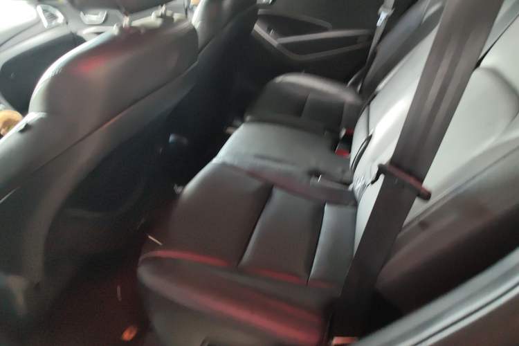 Used Hyundai Santa Fe 2013 2.4L Automatic Two-Wheel Drive Smart Version