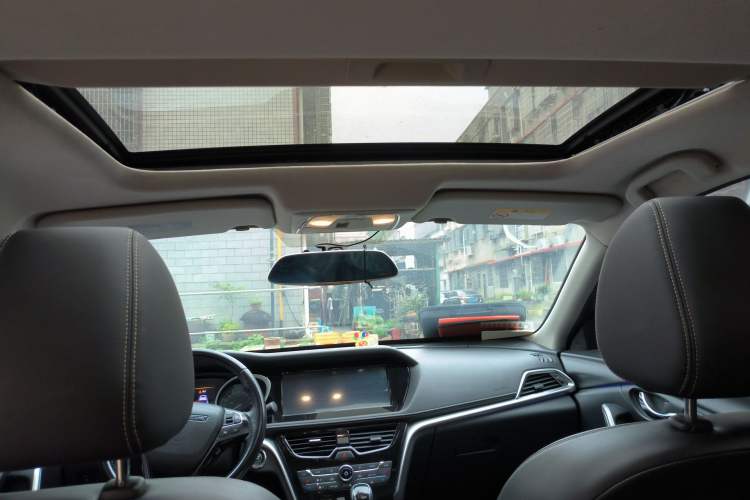 Used Venucia T90 2017 2.0L CVT Leading Edition Headliner