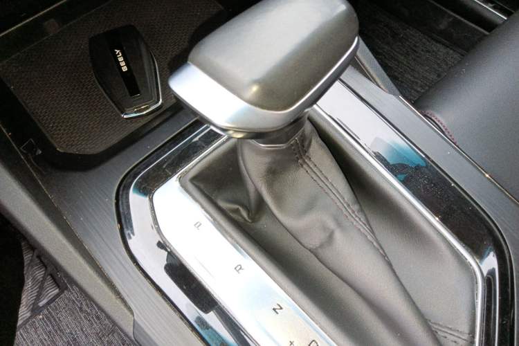 Used Geely Auto Emgrand S 2021 1.4T CVT Prestige Edition Gear Lever