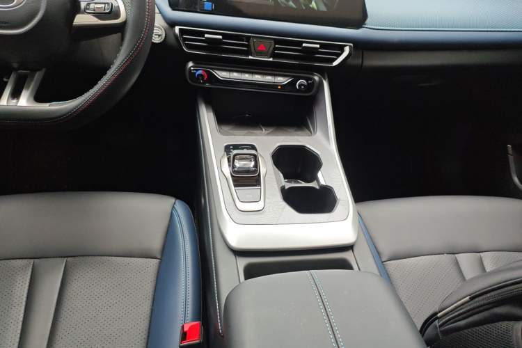 Used GAC Trumpchi GS3 2023 Shadow Speed 270T Enjoyment Edition Gear Lever