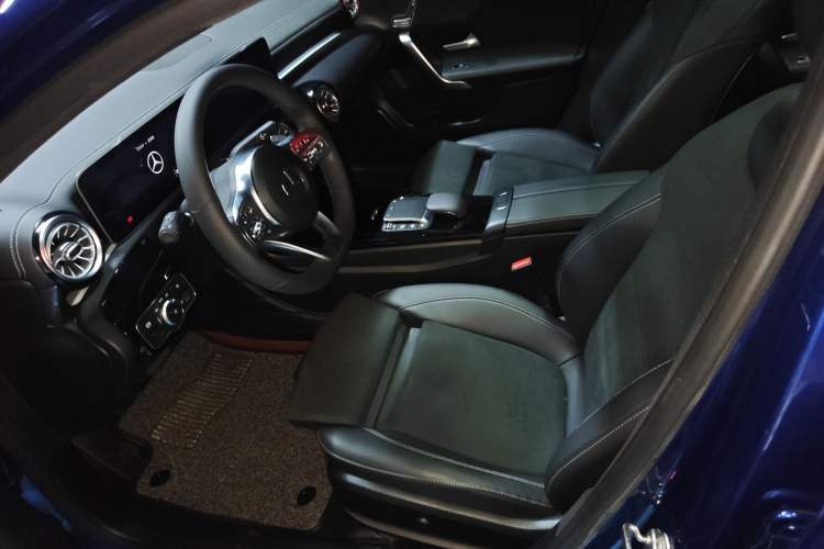 Used Mercedes-Benz A-Class 2020 Restyled A 200 L Sport Sedan Fashion Version
