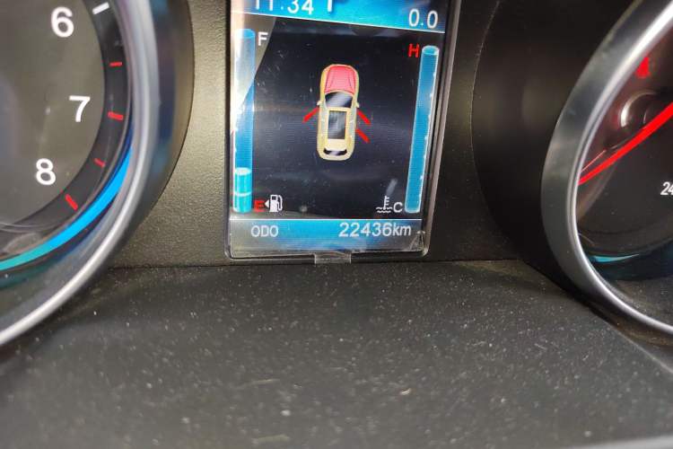 Used Zotye T600 2016 Sport Edition 2.0T DCT Luxury Model Odometer Close Up