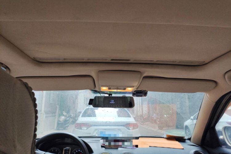 Used Volkswagen Lavida 2011 1.6L Manual - Premium Edition Headliner