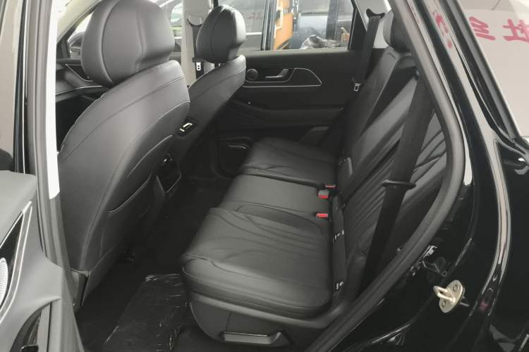 Used Chery Fengyun T9 2025 120 Long-Range Luxury Version 7 Seats Lithium Iron Phosphate Left Rear Seat