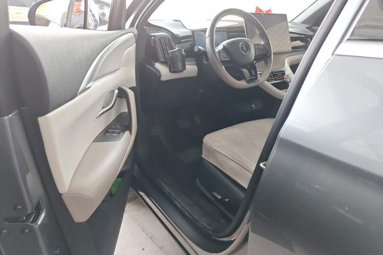 Used BYD Song Pro New Energy 2023 Champion Edition DM-i 110KM Beyond Model Driver Seat