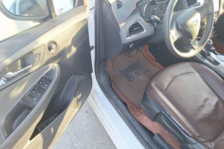 Used Chevrolet Cruze 2017 1.5L Automatic Pioneer Sunroof Edition