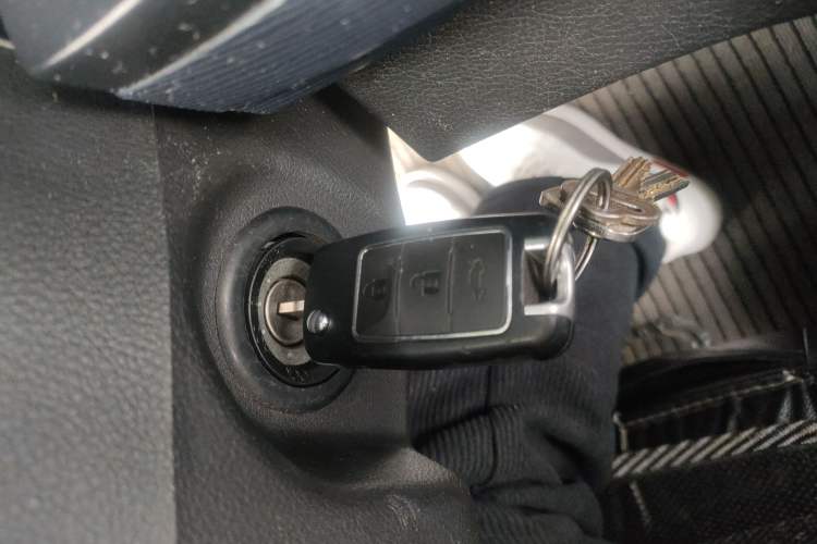 Used FORTHING Lingzhi M5 2022 Standard Version Base Model 7 Seats