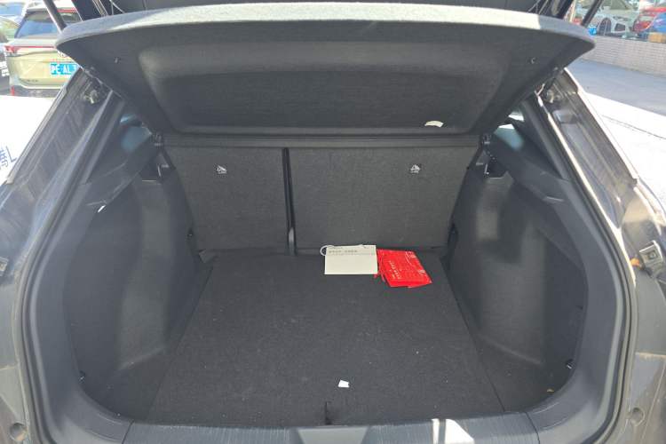 Used Volkswagen ID.4 CROZZ 2025 Pure Edition Trunk