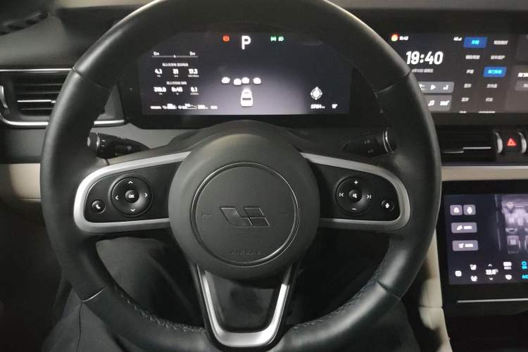 Used Li Auto ONE 2020 Extended-Range 6-Seater Version Steering Wheel