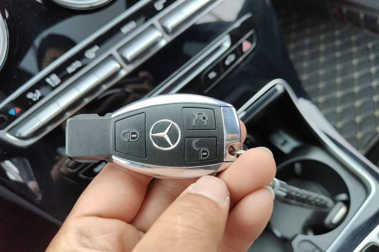 Used Mercedes-Benz C-Class 2017 Restyled C 200 Sport Edition Vehicle Key