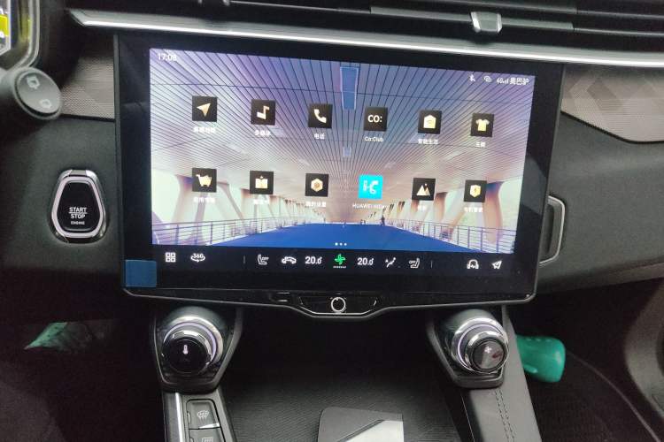 Used Lynk & Co 01 2021 2.0TD Two-Wheel-Drive Pro Trim Audio And AC Panel