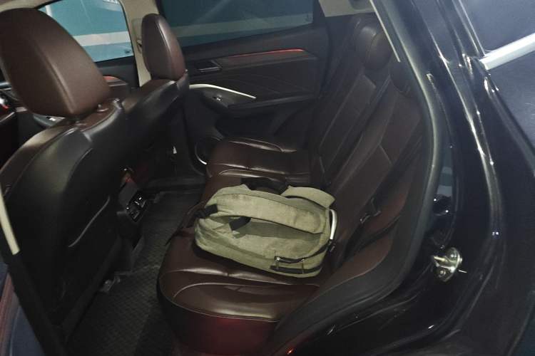 Used Wey VV6 2020 2.0T Two-Wheel Drive Smart Enjoyment+