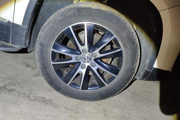 Used Volkswagen Tiguan L 2015 1.8TSI Automatic Two-Wheel Drive Luxury Model
