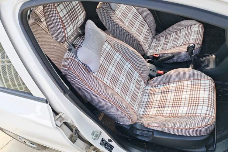 Used Baojun 310 2016 1.2L manual Comfort trim level