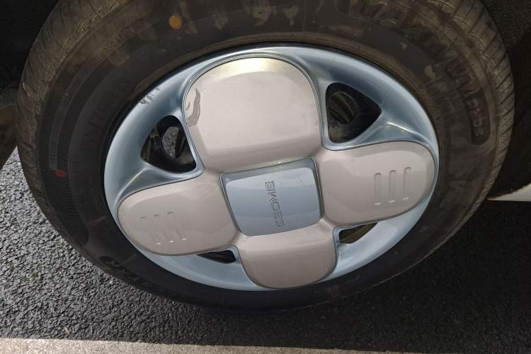 Used Geely Galaxy Panda 2024 Panda Mini 200km Endurance Bear Right Rear Wheel Hub