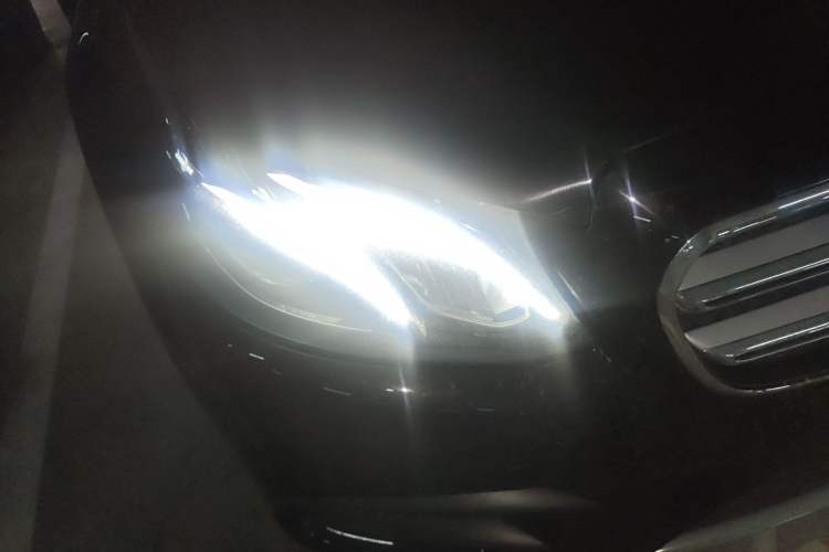 Used Mercedes-Benz E-Class 2018 E 300 L Sporty and Stylish Model