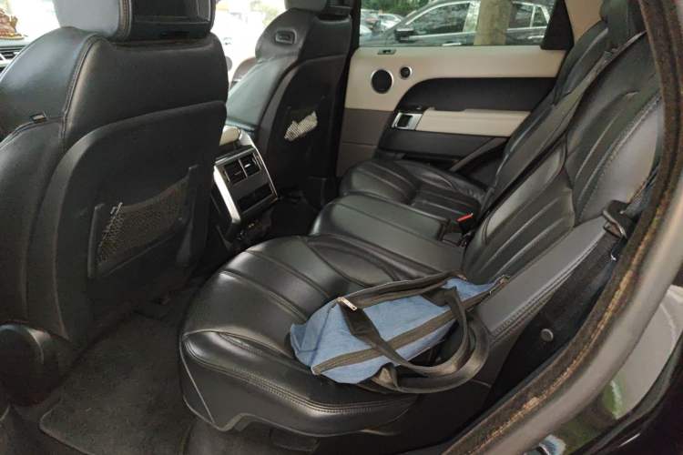 Used Land Rover Range Sport 2015 3.0 SDV6 HSE Left Rear Seat