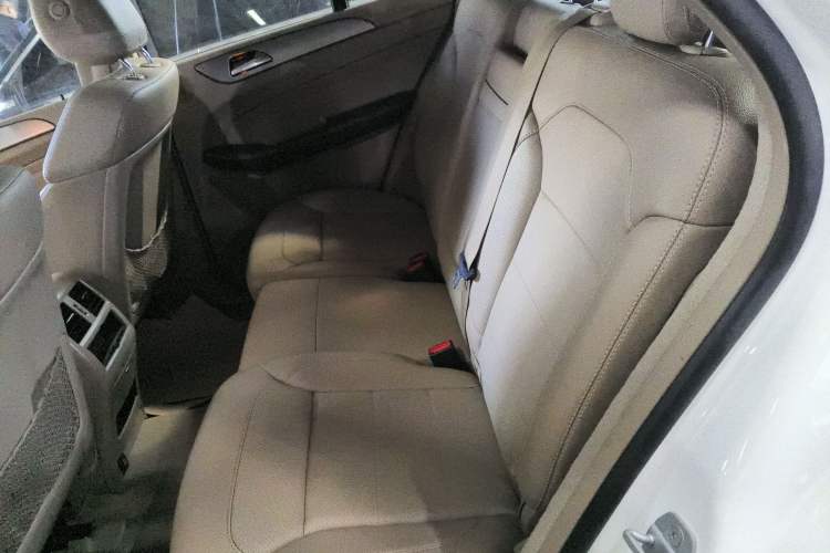 Used Mercedes-Benz M-Class 2014 ML 320 4MATIC
