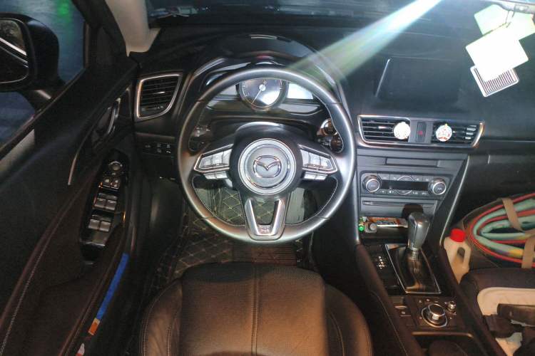Used Mazda 3 Axela 2017 Hatchback 2.0L Automatic Sport Model China V Emission Standard