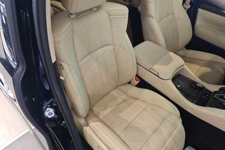 Used Toyota Alphard 2021 Dual-Engine 2.5L Prestige Edition Right Front Seat