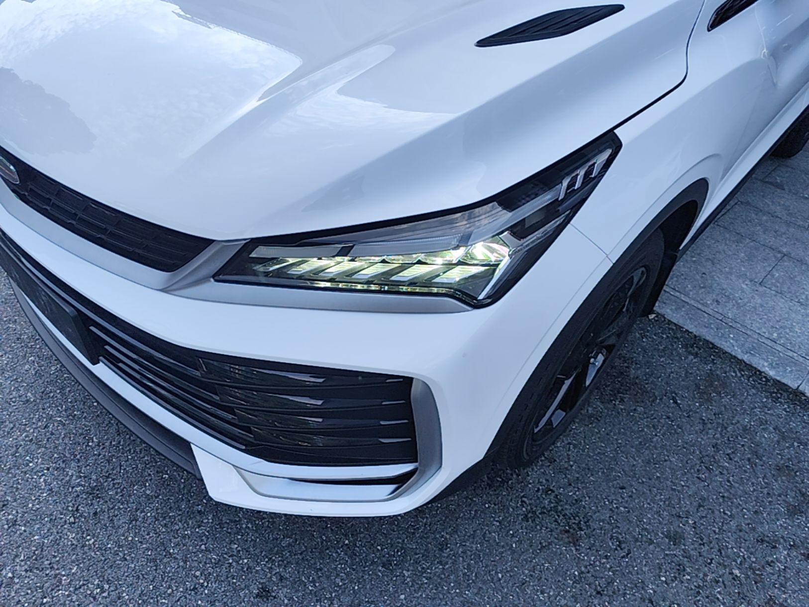 Geely Auto Coolray 2025 Bin Yue L 1.5T DCT Starlight Edition — снимка 8