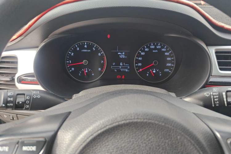 Used Kia KX Cross 2017 1.4L MT GLS
