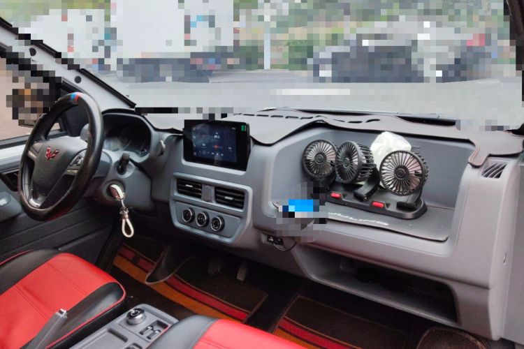 Used Wuling Yangguang 2024 300km Comfort Version with Sealed Windows 60kW
