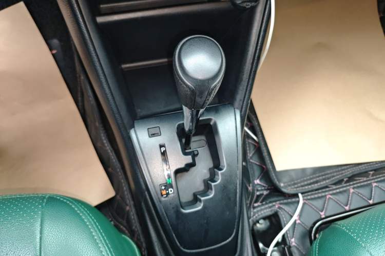 Used Toyota YARiS L Zhi Xuan 2020 1.5L CVT Leading Edition Gear Lever
