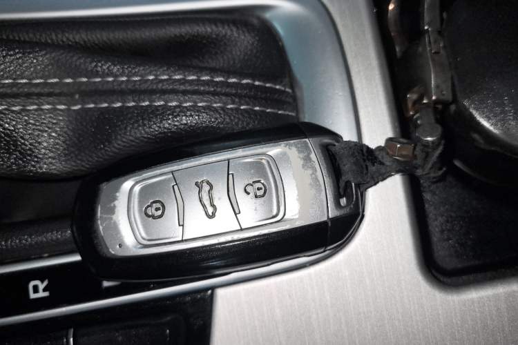 Used Geely Auto Emgrand X7 Sport 2018 1.8TD Automatic Two-Wheel Drive Smart Connect 4G Internet Edition