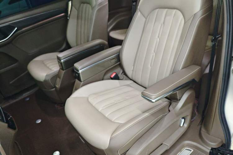 Used Volkswagen Viloran 2024 330TSI Luxury Edition
