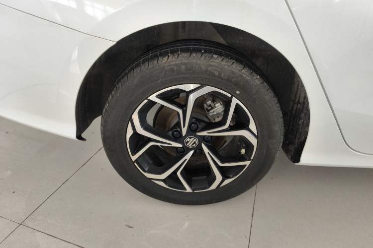 Used MG 5 2023 180 DVVT CVT Luxury Edition
