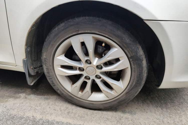 Used Geely Auto Emgrand 2015 Sedan 1.5L CVT Upward Version Right Front Wheel Hub