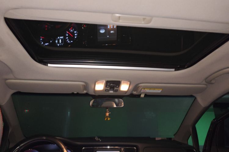 Used Kia Carnival 2015 3.3 GDI Luxury Edition China IV Standard Headliner