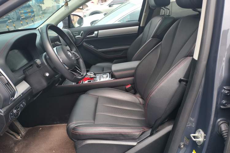 Used BYD Tang New Energy 2018 DM 2.0T All-Wheel Drive Smart Connectivity Luxury Model 7 Seats China V Emission Standard