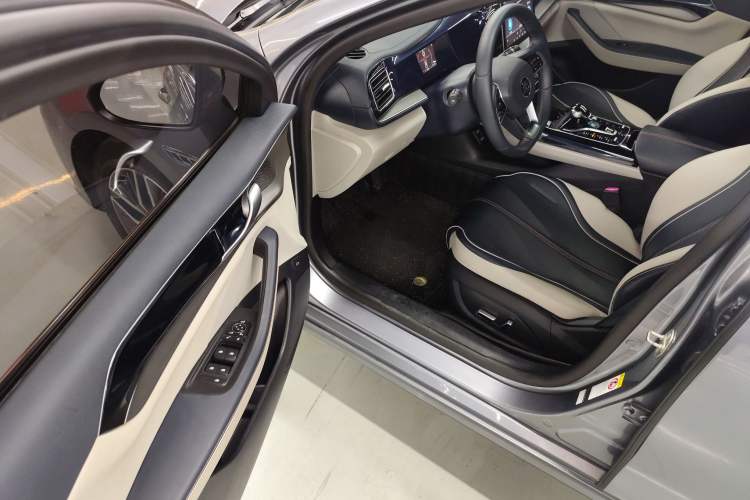 Used BYD Qin PLUS 2021 DM-i 55KM Flagship Model Driver Seat