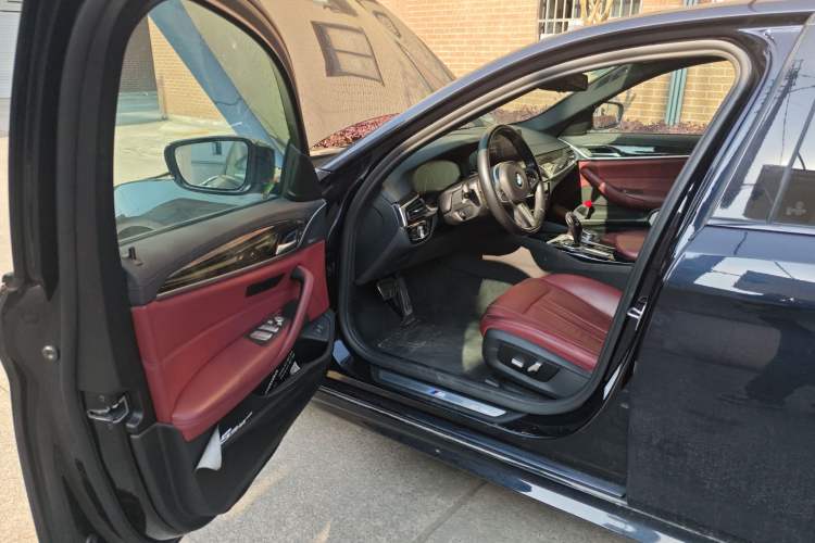 Used BMW 5 Series 2019 530Li Leading Model M Sport Package