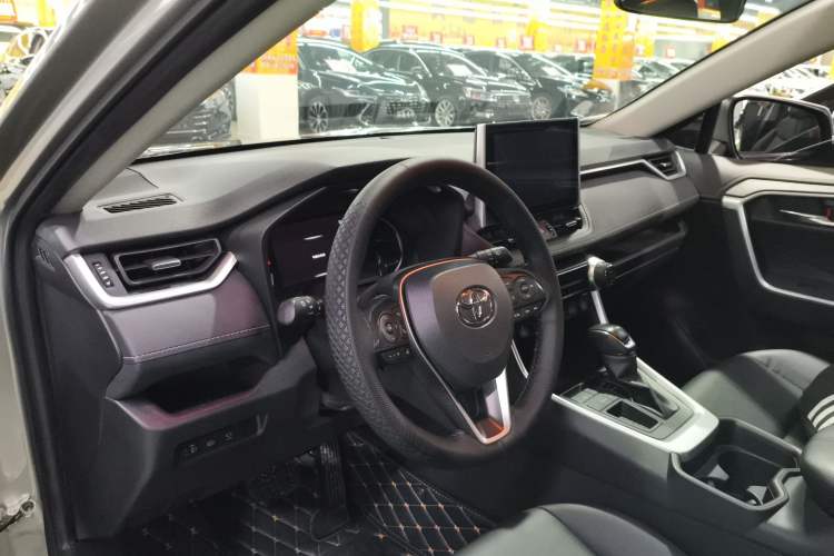 Used Toyota RAV4 2021 2.0L CVT Two-Wheel Drive Prestige Edition Center Console