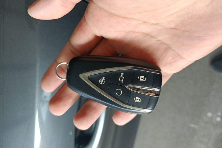 Used CHANGAN UNI-Z New Energy 2024 Blue Whale Smart Electric iDD 125km Excellence Model Interior 1