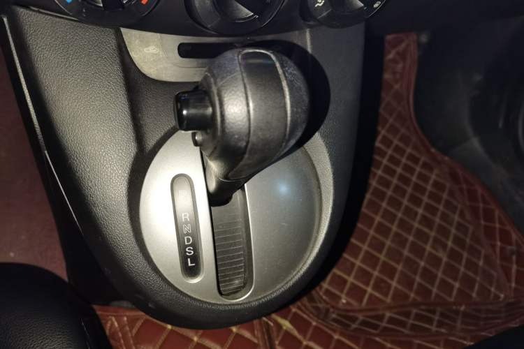 Used Mazda 2 2012 Hatchback Xuan Dong 1.3L Automatic Standard Edition