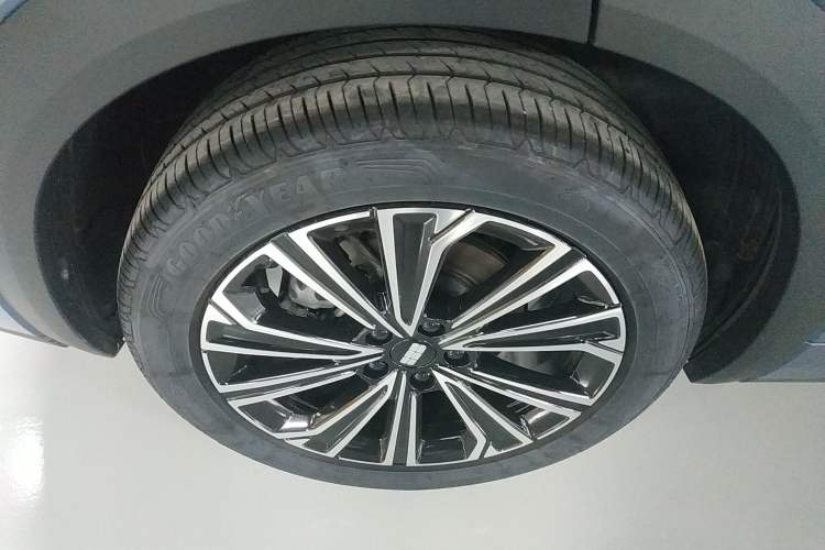 Used Geely Galaxy Xingjian 7 EM-i 2025 120km Flagship Edition