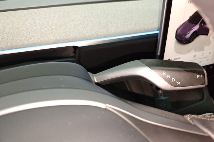 Used Tesla Model Y 2023 Long-Range All-Wheel-Drive Version
