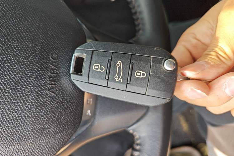 Used Peugeot 408 2016 1.6T Automatic Luxury Edition Vehicle Key