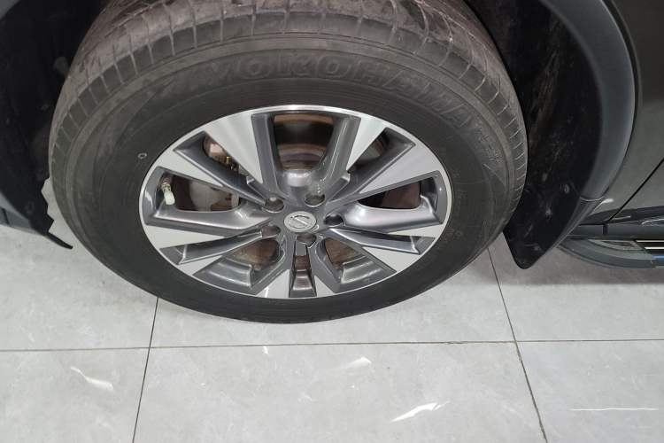Used Nissan Murano 2021 2.5L XE Two-Wheel Drive Elite Edition Left Front Wheel Hub